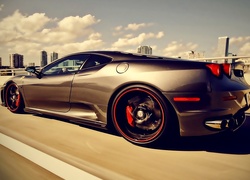 Ferrari, Droga