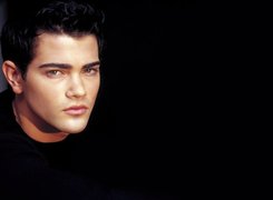 Jesse Metcalfe,ciemne włosy