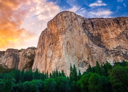 Stany Zjednoczone, Stan Kalifornia, Park Narodowy Yosemite, Góry, Lasy, Chmury