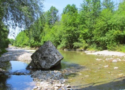 Lato, Rzeka, Kamienie