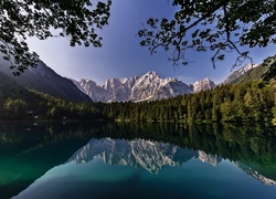 Stany Zjednoczone, Stan Kalifornia, Park Narodowy Yosemite, Jezioro Mirror Lake, Góry, Lasy, Chmury