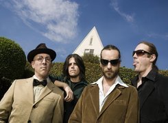 Tool,zespól, dom , dach