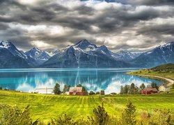 Jezioro, Góry, Łąki, Domy, Norwegia
