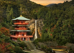 Japonia, Prefektura Wakayama, Świątynia buddyjska Seiganto-ji, Wodospad Nachi, Góry