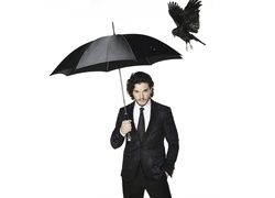 Kit Harington, Parasol, Wrona