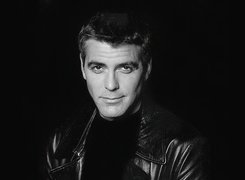 George Clooney,czarna koszulka, kurtka