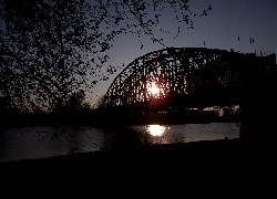 Most, Rzeka, Zachód słońca