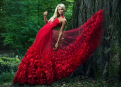 Kobieta, Modelka,Poza,Czerwona, Sukienka, Las, Drzewo