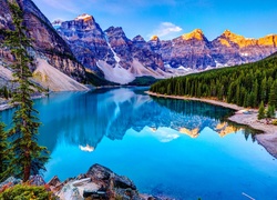 Góry, Jezioro Moraine Lake, Park Narodowy Banff, Prowincja Alberta, Kanada