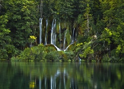 Park Narodowy Jeziora Plitwickie, Chorwacja, Wodospad, Jezioro, Las, Odbicie