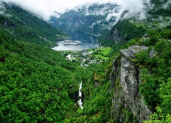 Miasteczko, Dolina, Góry, Geirangerfjord, Norwegia, Fiord