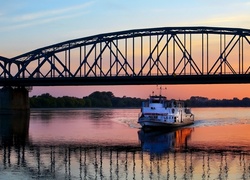 Most, Rzeka, Statek