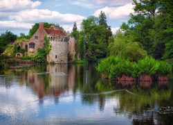 Dworek, Scotney Castle, Staw, Drzewa, Wieś Lamberhusrt, Hrabstwo Kent, Anglia