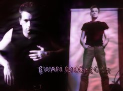 Ewan McGregor,czarna koszulka, pasek
