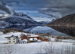 Zima, Góry, Jezioro, Domy, Drzewa, Śnieg, Valdres, Norwegia
