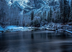 Stany Zjednoczone, Stan Kalifornia, Park Narodowy Yosemite, Zima, Góry, Rzeka, Drzewa