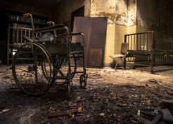 Zaniedbane, Wnętrze, Wózek inwalidzki, Bałagan