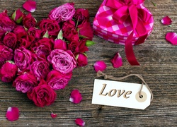 Walentynki, Róże, Serce, Prezent