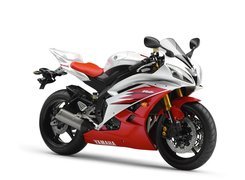 Motory Yamaha, Sportowe, Ścigacze,kierownica,lusterka,tłumik , siedzenie ,światła