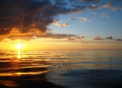 Morze, Wschód Słońca