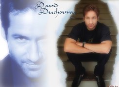 David Duchovny,czarny strój, zegarek