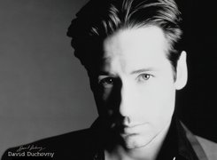 David Duchovny,ciemny strój