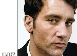 Clive Owen,ciemne włosy, jasne oczy