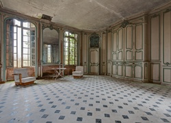 Zaniedbany, Salon, Pokój