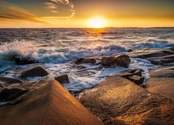 Morze, Wschód słońca, Kamienie