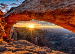 Stany Zjednoczone, Stan Utah, Park Narodowy Canyonlands, Kanion, Świt