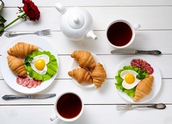 Śniadanie, Rogaliki, Herbata, Jajka, Róża