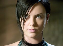 Charlize Theron,ciemne, włosy