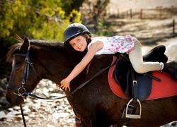 Koń, Dziewczynka