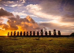 Chile, Wyspa Wielkanocna, Posągi, Chmury, Zachód, Słońca