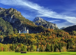 Zamek Neuschwanstein, Bawaria, Niemcy, Góry