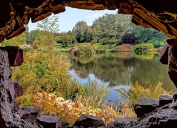 Park, Krzewy, Rzeka, Mur