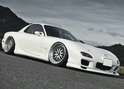 Mazda RX7, Samochód