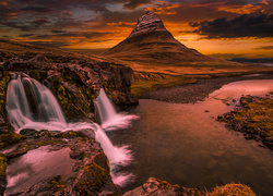 Islandia, Góra Kirkjufell, Wodospad, Zachód słońca