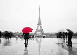 Francja, Paryż, Wieża Eiffla, Ludzie, Parasole