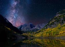 Maroon Bells, Pasmo górskie Elk, Góry Skaliste, Jezioro Maroon, Kolorado, Stany Zjednoczone, Góry, Jezioro, Gwiazdy