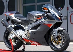 Aprilia RSV 1000 R FACTORY