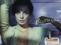 Prada, kobieta, flakon, perfumy