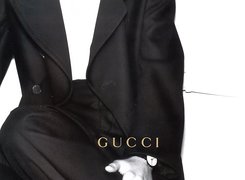 Gucci, garnitur, dłoń