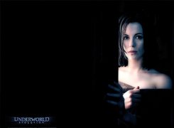 Underworld, Kate Beckinsale, czarne, tło