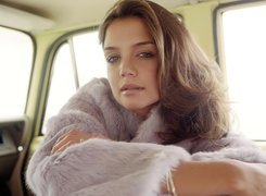 Katie Holmes, auto