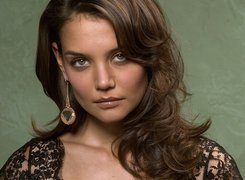 Katie Holmes, kolczyk