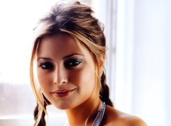 buźka, Holly Valance