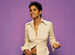 Halle Berry, koszula