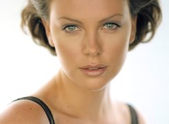 buzia, Charlize Theron