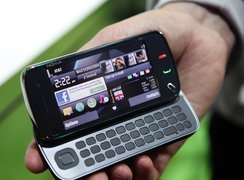 Nokia N97, Klawiatura QWERTY